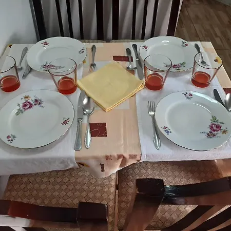 فندق مبيت وإفطار Vrenjo Gjirokastër