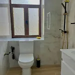 Vrenjo Frühstückspension Gjirokastër