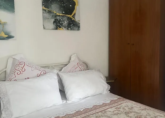 Alojamento de Acomodação e Pequeno-almoço Vrenjo Gjirokastër